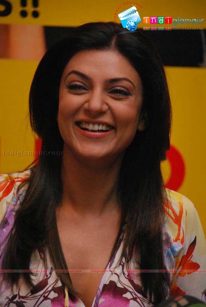Do Knot Disturb press meet Event hd photo